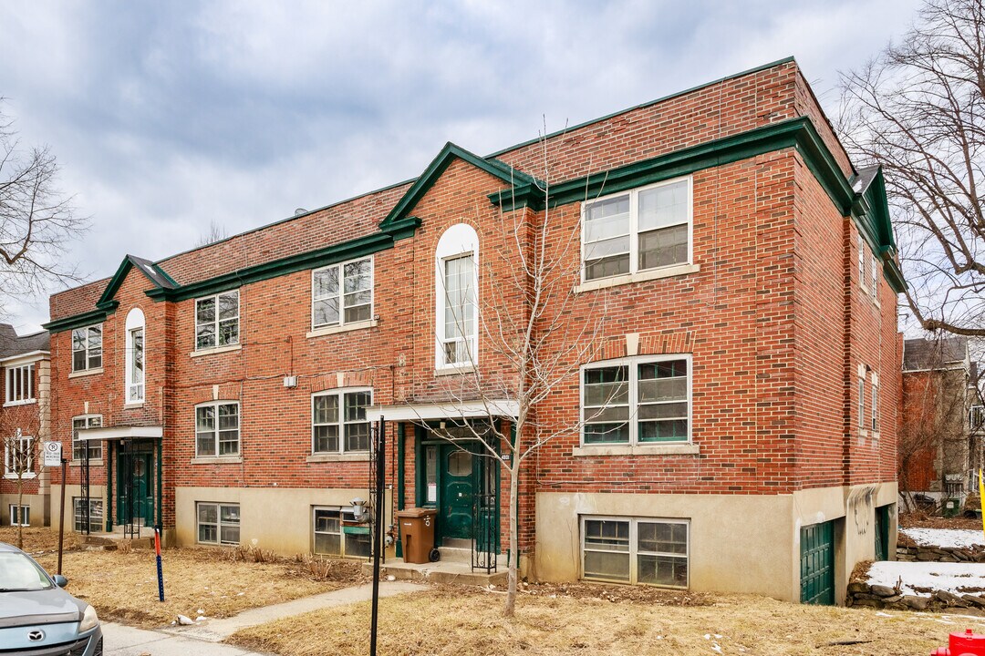 4801 Lacombe Av in Montréal, QC - Building Photo