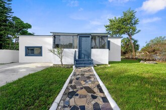 1797 St in North Miami Beach, FL - Building Photo - Building Photo