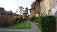 Evergreen Estates in Woodburn, OR - Foto de edificio - Building Photo