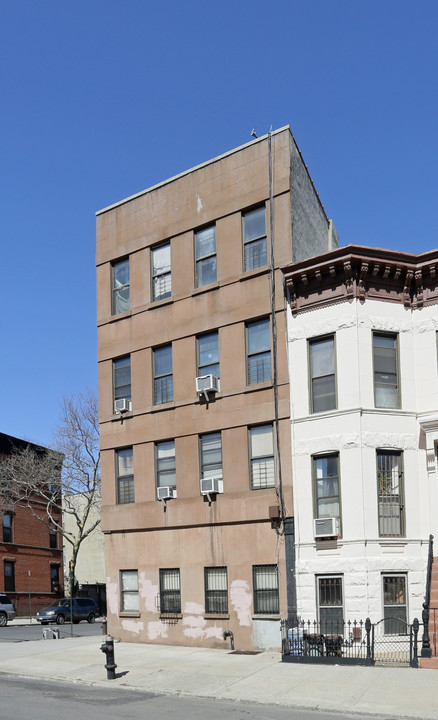 625 Macon St in Brooklyn, NY - Building Photo
