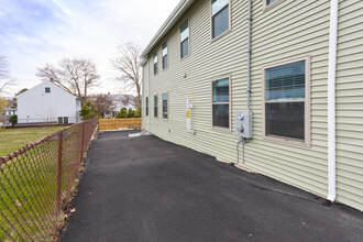 476 Fulton St in Medford, MA - Building Photo - Building Photo