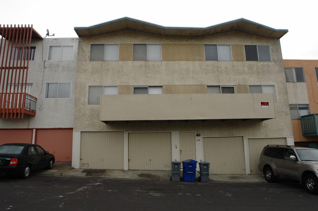 388 Susie Way in South San Francisco, CA - Foto de edificio - Building Photo