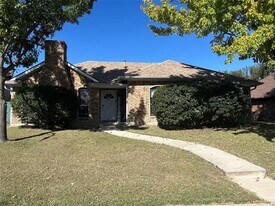 3125 Tina St in Sachse, TX - Building Photo