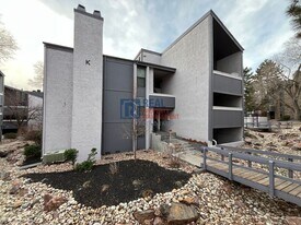 6470 S Dayton St in Englewood, CO - Building Photo