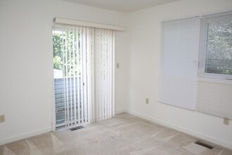 2513 Plateau Rd-Unit -Apt #B in Charlottesville, VA - Building Photo - Building Photo