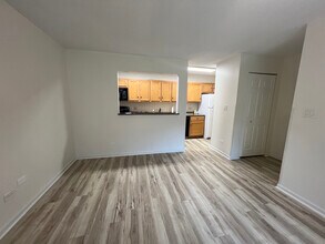 2028 N Rand Rd in Palatine, IL - Building Photo - Building Photo