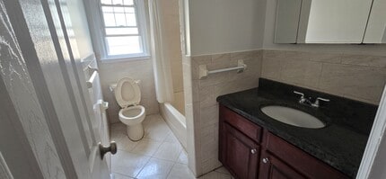 409 Mayer Ct, Unit 409 Mayer in Ridgefield, NJ - Building Photo - Building Photo