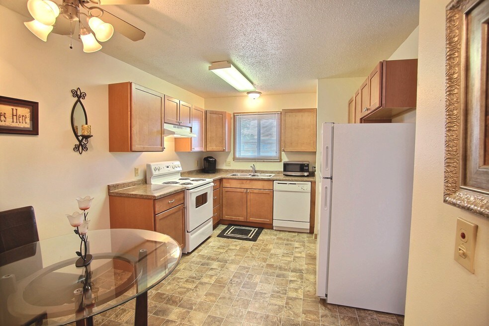 Townhomes at Charleswood West Fargo, ND Apartments For Rent