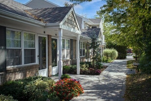 Fairfield West At Bay Shore in Bay Shore, NY - Building Photo