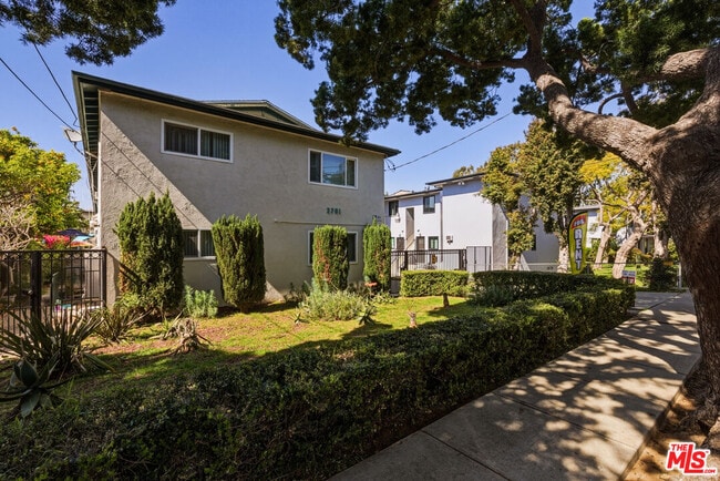 2701 Kansas Ave in Santa Monica, CA - Building Photo - Building Photo