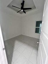 10 S Yankton St in Alton, TX - Building Photo - Building Photo