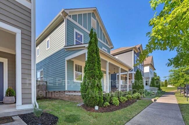 2210 Worthington Ave in Nashville, TN - Foto de edificio - Building Photo
