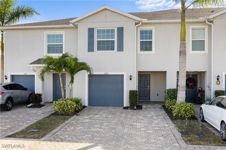 15115 Wildflower Cir in Naples, FL - Building Photo - Building Photo