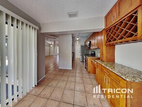 3825 Easton St in Sarasota, FL - Building Photo - Building Photo