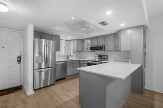 13170 White Marsh Ln in Ft. Myers, FL - Building Photo - Building Photo