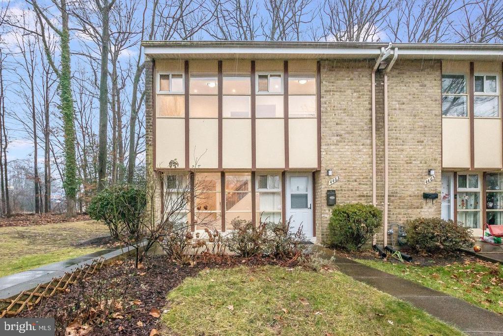 4463 Forest Glen Ct in Annandale, VA - Building Photo