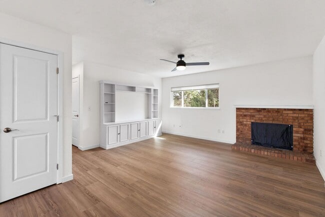 property at 1024 E Swallow Rd