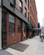 330 Pearl St in New York, NY - Building Photo - Building Photo