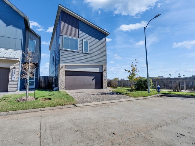 5702 Rucio Ln in Houston, TX - Building Photo - Building Photo