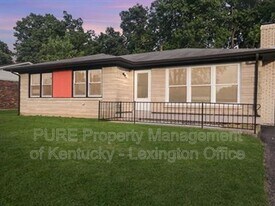 2364 Shandon Dr in Lexington, KY - Building Photo