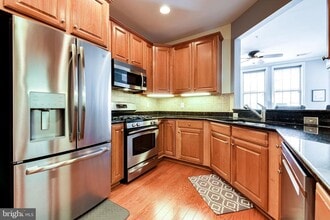 400 Cameron Station Blvd-Unit -311 in Alexandria, VA - Building Photo - Building Photo