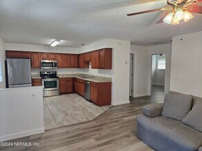 1055 Stocks St in Atlantic Beach, FL - Building Photo - Building Photo