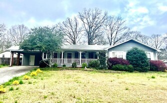 32 Donley Dr NW in Rome, GA - Building Photo