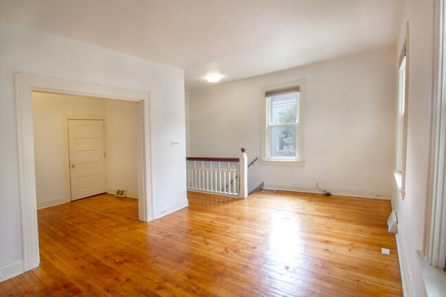 426 Biddle Ave, Unit 2 in Pittsburgh, PA - Building Photo - Building Photo