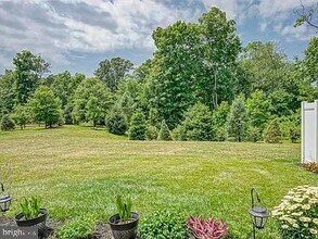 40 Village Green Ln in Gloucester Township, NJ - Building Photo - Building Photo