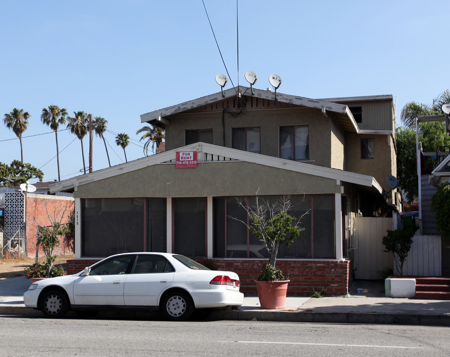 1513 E Broadway in Long Beach, CA - Building Photo