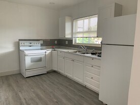 1664 Drew St, Unit 1664 in Clearwater, FL - Building Photo