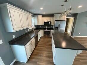 1003 Jackson Heights Rd in Goodlettsville, TN - Building Photo - Building Photo