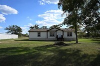 36 Lake Falls Rd in Huntsville, TX - Foto de edificio - Building Photo