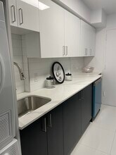 6800 De La Côte-Saint-Luc in Montréal, QC - Building Photo - Building Photo