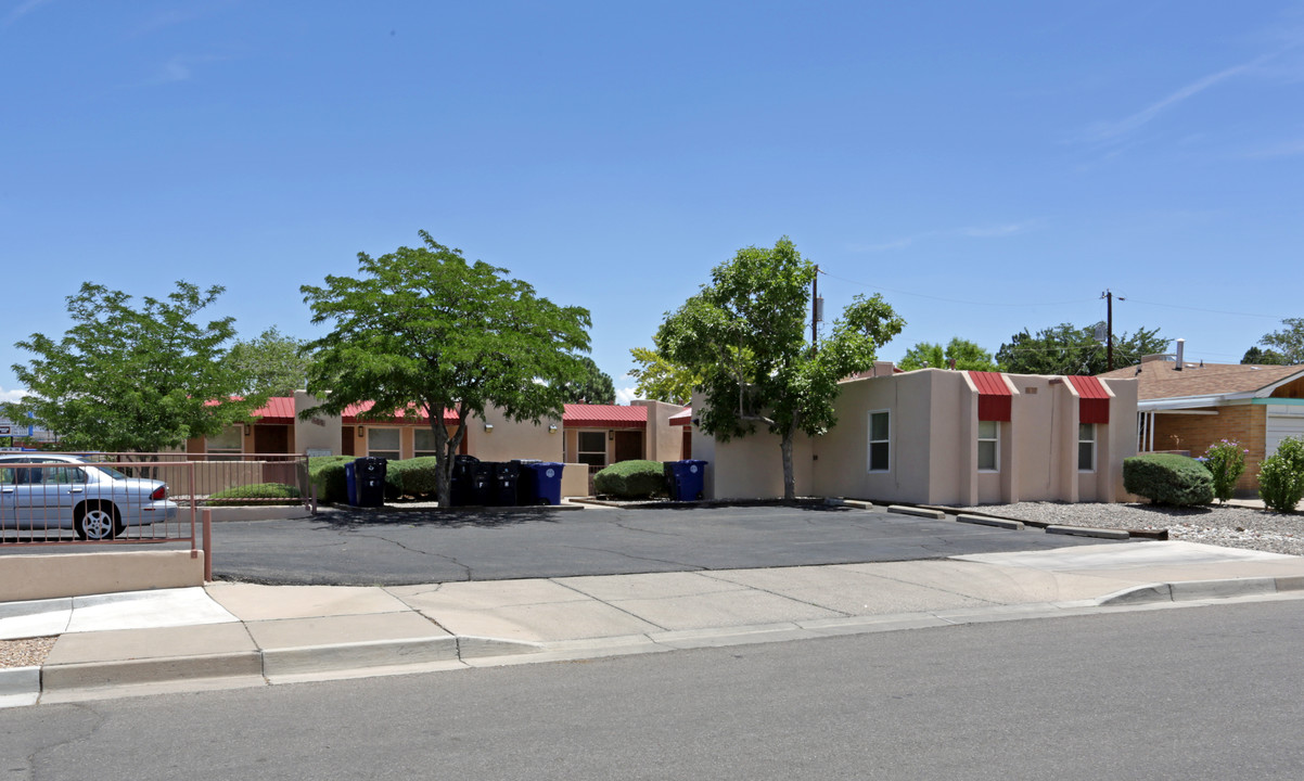 The Watch Apartments in Albuquerque, NM - Building Photo