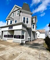 1150 Main St, Unit 3