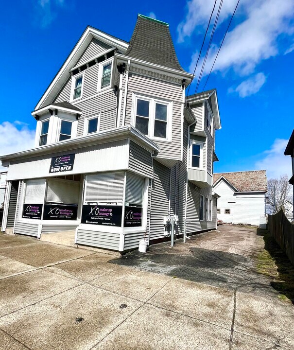 1150 Main St, Unit 3 Photo