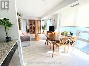 120 Varna Dr in Toronto, ON - Building Photo - Building Photo