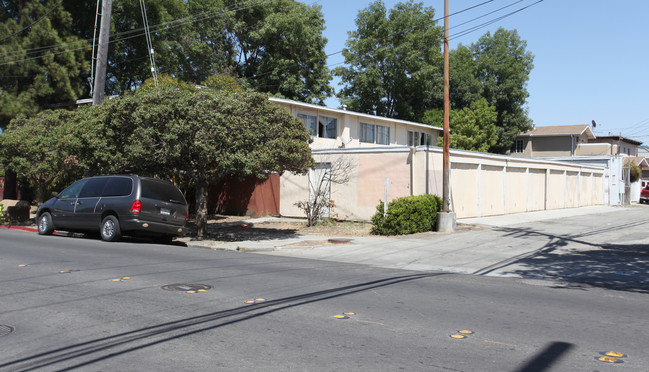 3212 Rolison Rd in Redwood City, CA - Building Photo - Building Photo