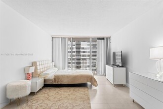 18051 Biscayne Blvd, Unit 1105 in Aventura, FL - Building Photo - Building Photo