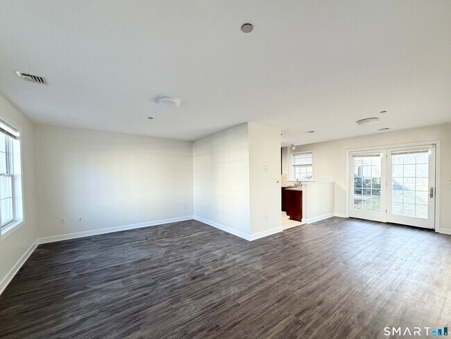 17-17 Rockfield Dr in Stamford, CT - Foto de edificio - Building Photo