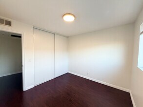 7305 Milwood Ave, Unit 5 in Canoga Park, CA - Building Photo - Building Photo