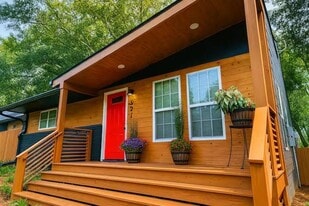 521 Granade Dr in Forest Park, GA - Building Photo