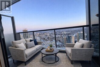 25 Wellington St S in Kitchener, ON - Building Photo - Building Photo