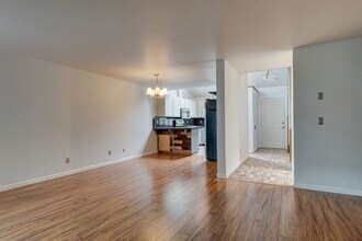 187 NE Nunan Loop in Oak Harbor, WA - Building Photo - Building Photo