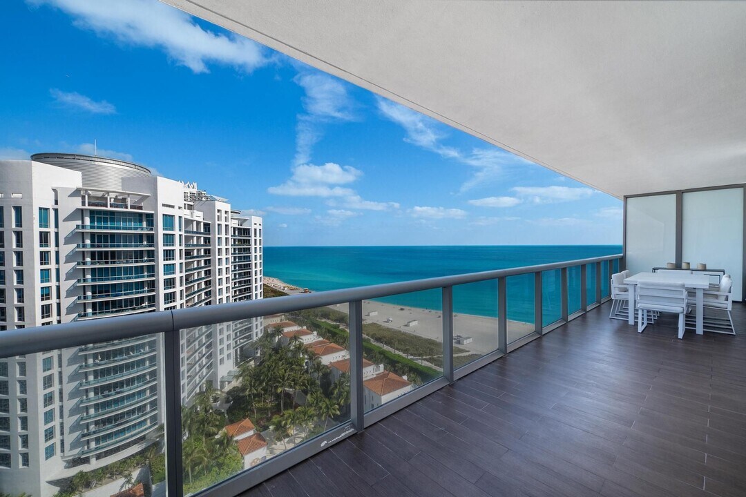 5875 Collins Ave in Miami Beach, FL - Building Photo