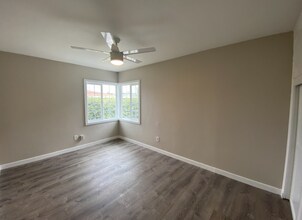 5317-5319 W Falls View Dr in San Diego, CA - Building Photo - Building Photo