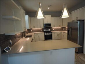 6913 Providence Ave in Austin, TX - Building Photo - Building Photo
