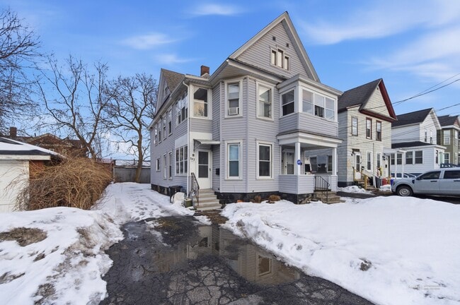 107 Charles Ave in Syracuse, NY - Foto de edificio - Building Photo