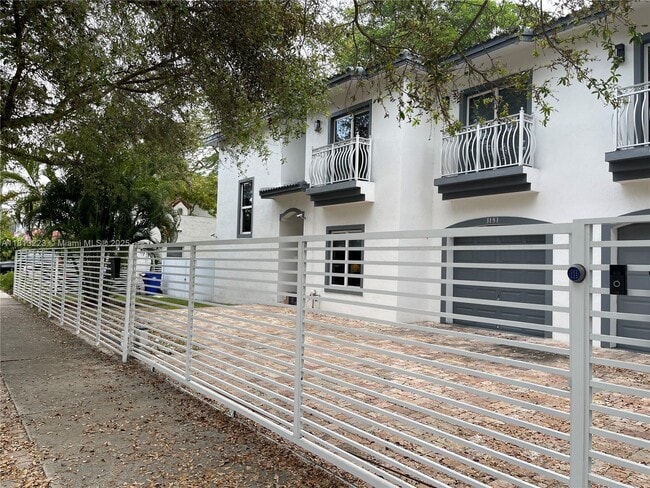 3193 Ohio St in Miami, FL - Building Photo - Building Photo
